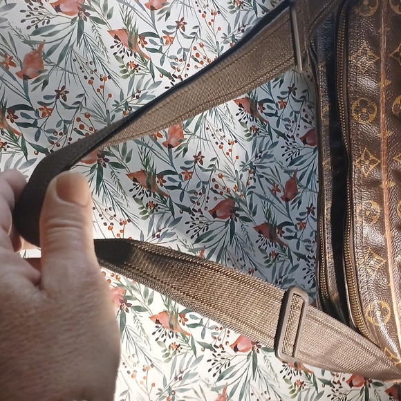 AUTHENTIC LOUIS VUITTON MONOGRAM DOUBLE COMARTMENT TRAVEL BAG. - Picture 15 of 16